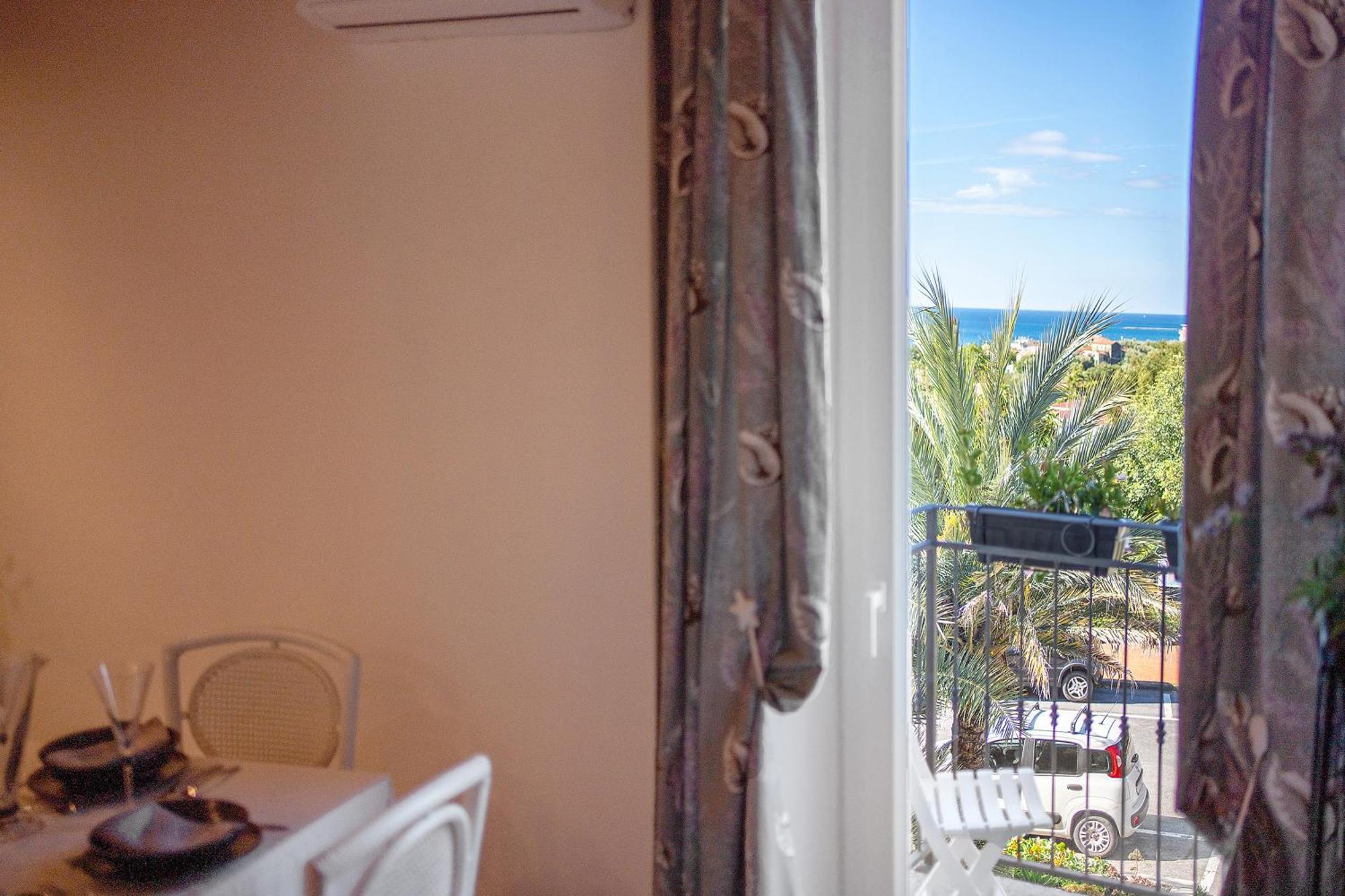La Casa Incantata San Bartolomeo Al Mare Exterior photo
